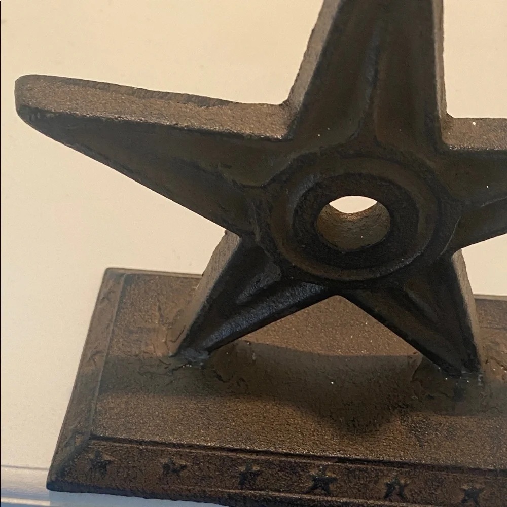 Rustic Star Shaped Metal Decor. Cast Iron Stocking Holder. Brown.